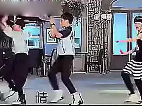 exo咆哮钢琴谱 exo咆哮吉他谱 exo吴世勋咆哮帅图
