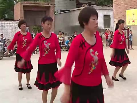 美久广场舞听着情歌流眼泪_听着情歌流眼泪d