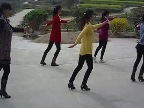 广场舞(<em>男人爱潇洒女人爱漂亮</em>图片_广场舞(男